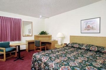 Love Field Hotel 2*